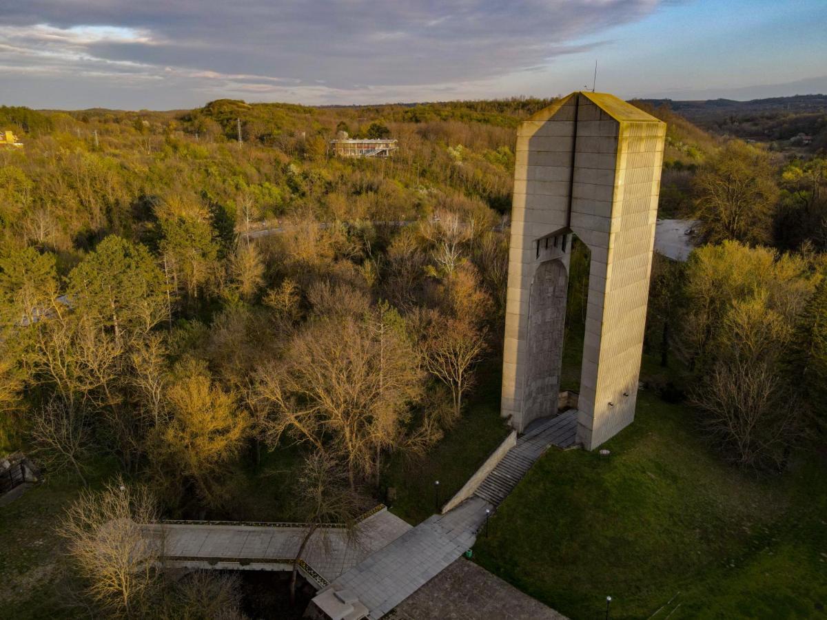 Пансион - Димитър Хадживасилев Svishtov Exterior photo