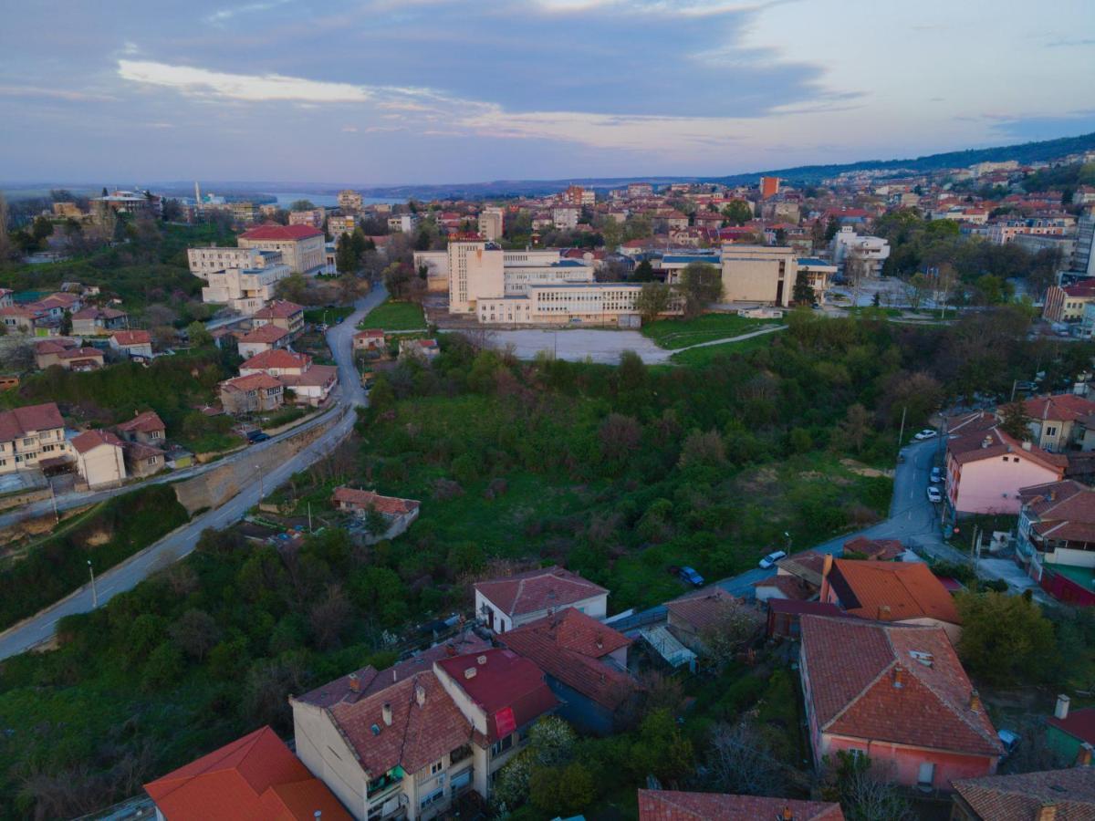 Пансион - Димитър Хадживасилев Svishtov Exterior photo